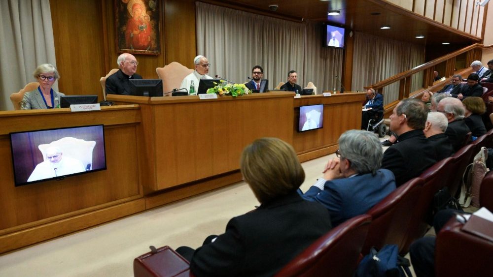 Leão XIV: no governo da Igreja, deve-se zelar pela escuta e pelo bem da comunhão - Jornal O São Paulo