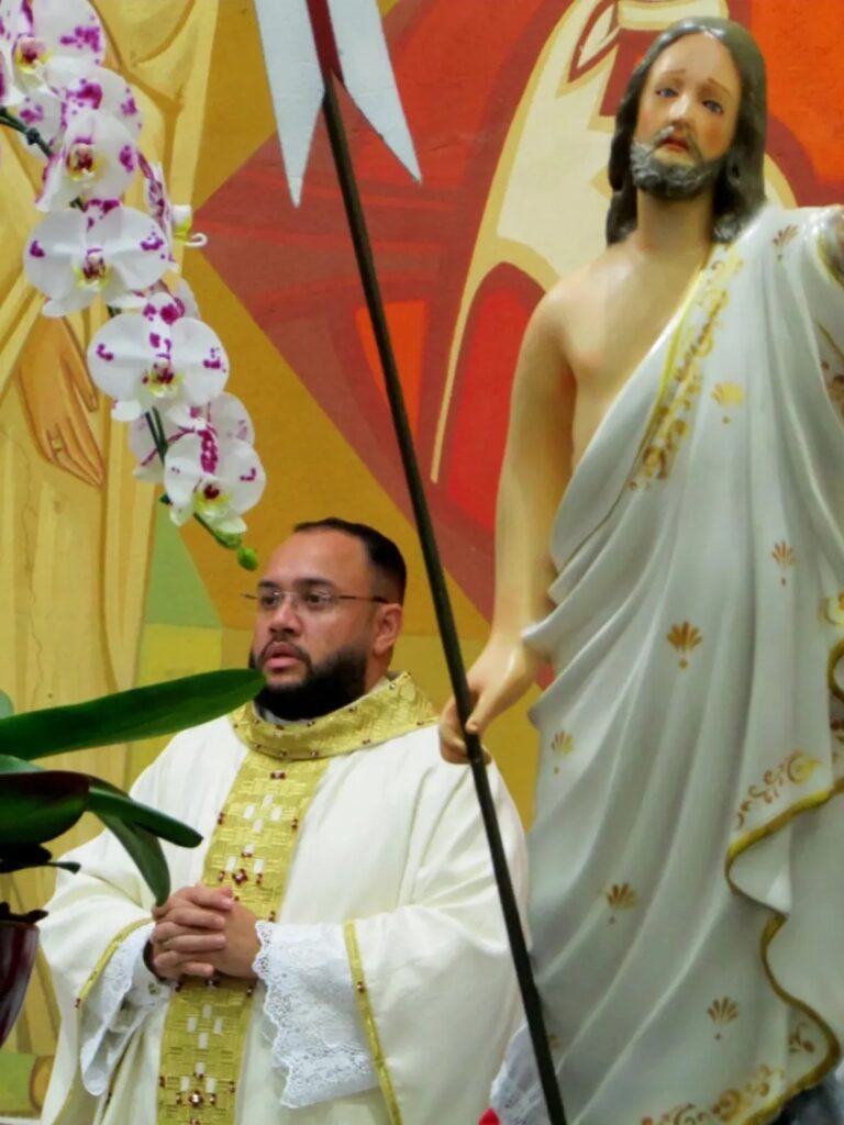 Momentos formativos, crismas e jubileu sacerdotal mobilizam fiéis na Região Belém - Jornal O São Paulo