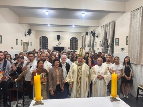 Momentos formativos, crismas e jubileu sacerdotal mobilizam fiéis na Região Belém - Jornal O São Paulo