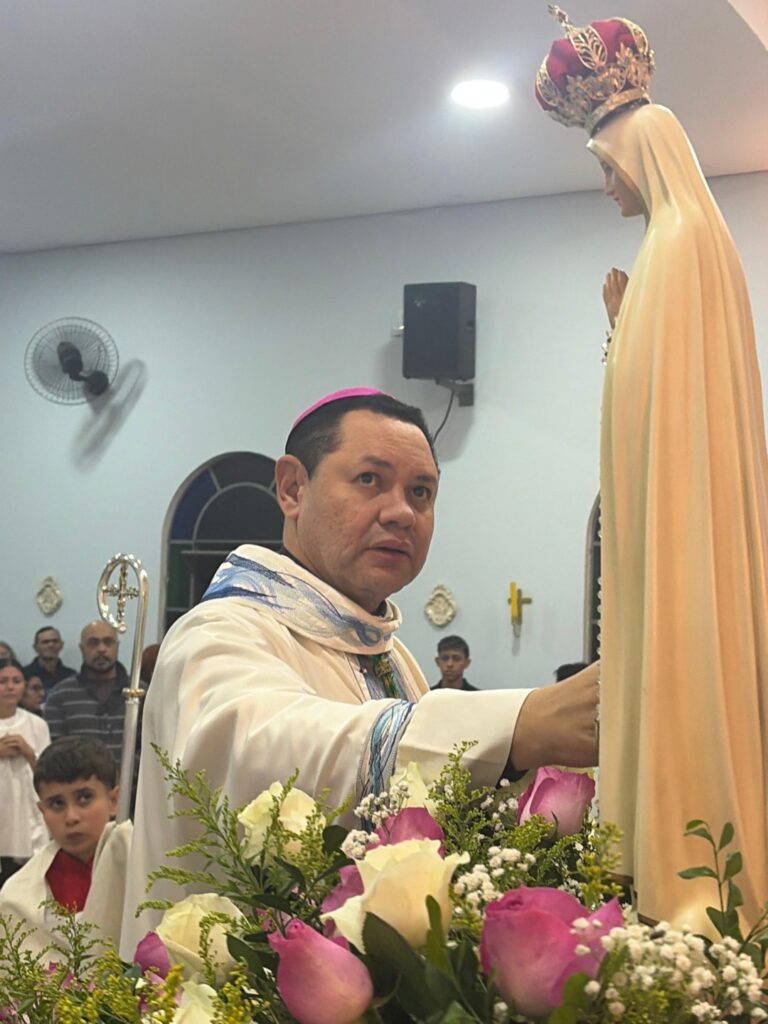 No Belém, Dom Cícero preside missas com Crismas e em honra a Nossa Senhora de Fátima - Jornal O São Paulo