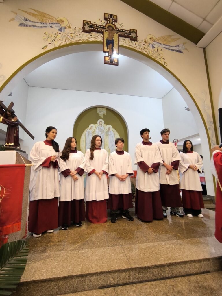 Na Brasilândia, Dom Carlos Silva preside festas de padroeiro e missas com Crismas - Jornal O São Paulo