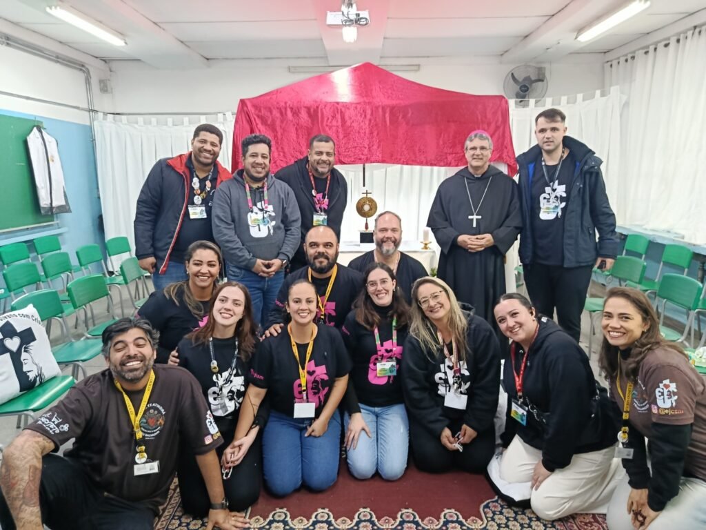 Dom Márcio Antonio preside missas com Crismas em paróquias da Região Santana - Jornal O São Paulo