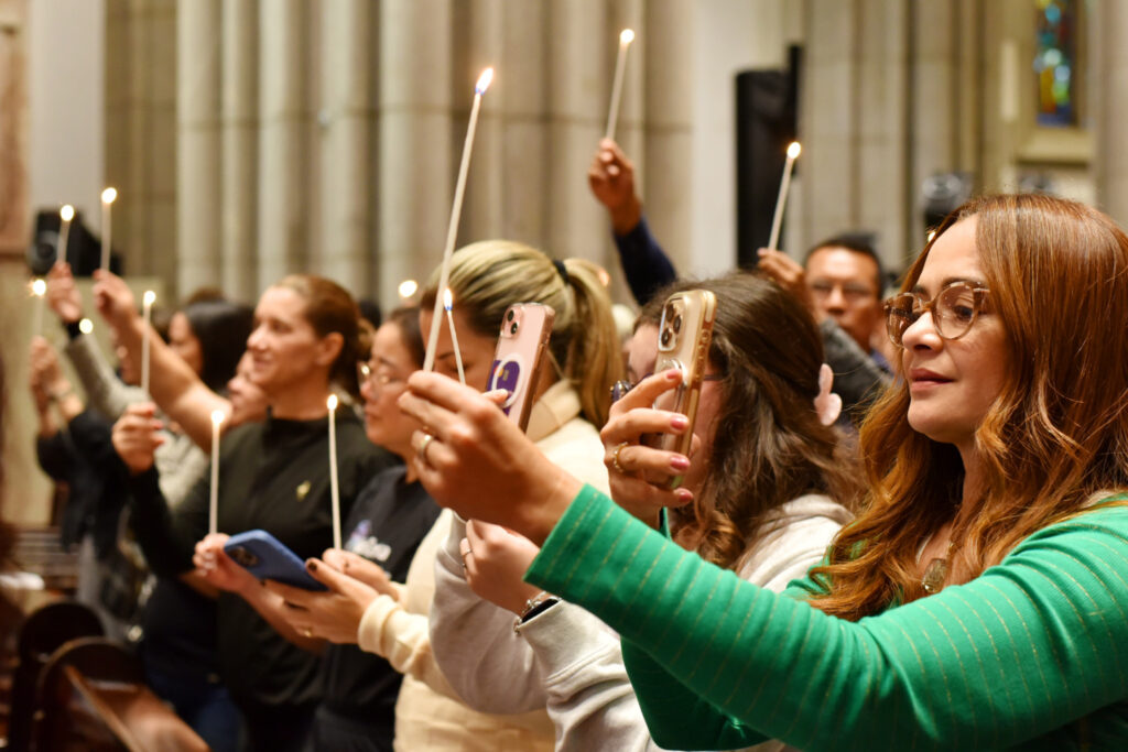 Jovens crismandos lotam a Catedral da Sé na missa da Solenidade de Pentecostes  - Jornal O São Paulo