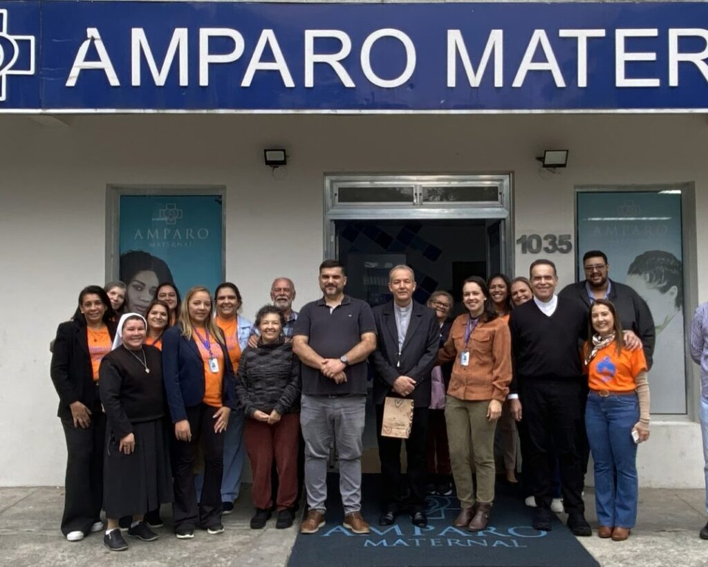 Dom Celso Alexandre faz visita pastoral à Associação Amparo Maternal - Jornal O São Paulo