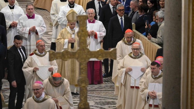 Papa a novos bispos auxiliares de Roma: ‘Deixem o Espírito da profecia agir em vocês’ - Jornal O São Paulo