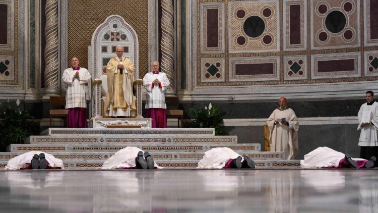 Papa a novos bispos auxiliares de Roma: ‘Deixem o Espírito da profecia agir em vocês’ - Jornal O São Paulo
