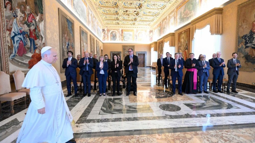Leão XIV comemora os 100 anos da Livraria Editora Vaticana, que já serviu 9 Papas - Jornal O São Paulo