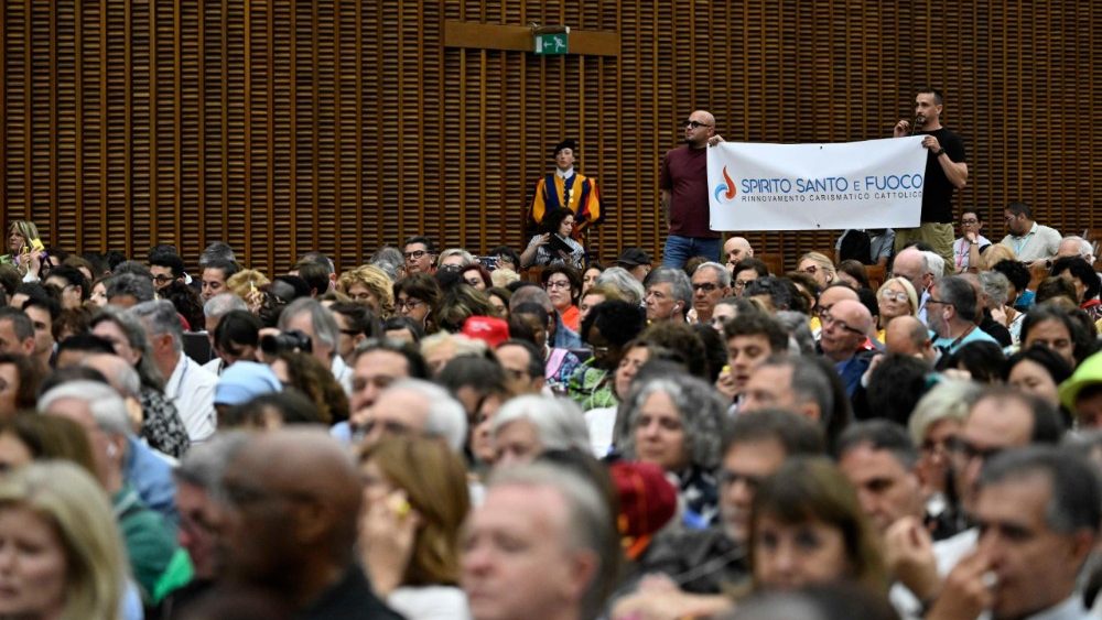 Papa à RCC: a renovação espiritual deve levar os cristãos a anunciar o Evangelho com coragem - Jornal O São Paulo