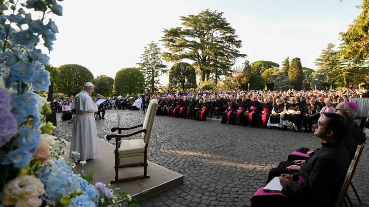 Papa Leão XIV na récita do Rosário: mesmo neste tempo de tensão e conflitos, a paz é possível - Jornal O São Paulo