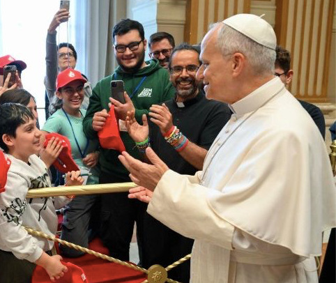 Papa aos crismandos: ‘Sejam perseverantes na fé, para que voltem à paróquia’