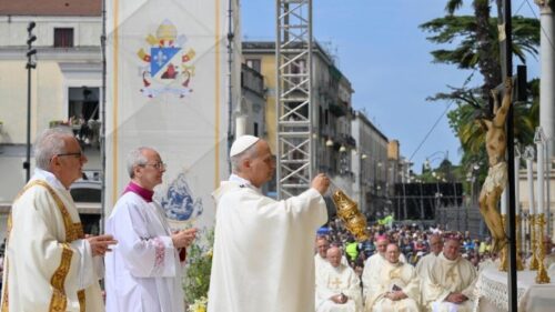 Papa em Pompeia: Deus aplaque os ódios fratricidas e ilumine os líderes das nações