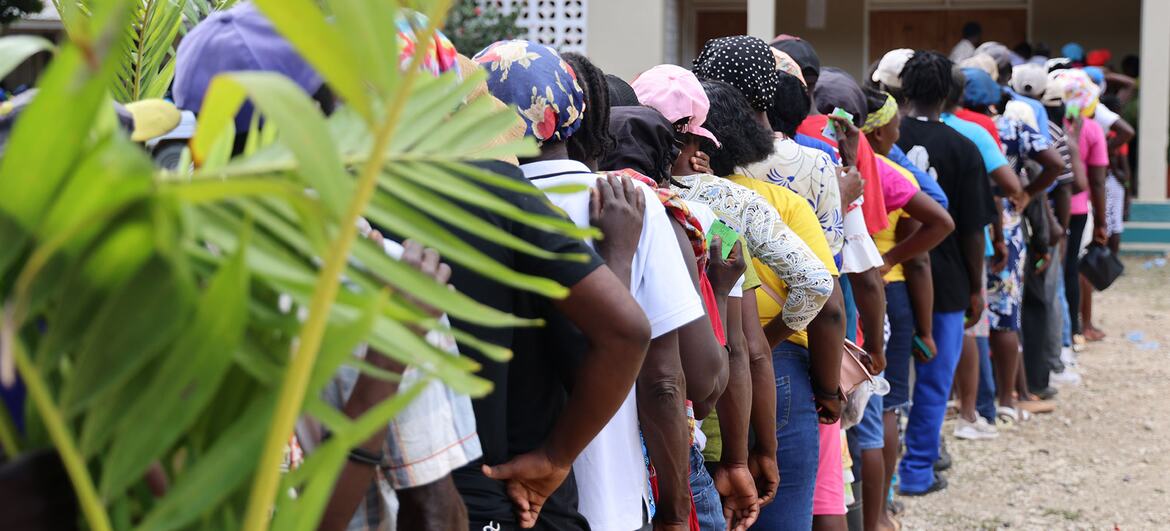 Haiti: violência de gangues e ação policial causam 1,6 mil mortes em 3 meses - Jornal O São Paulo