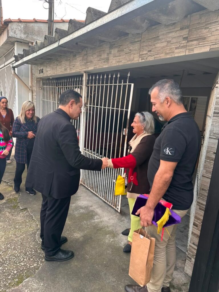 Dom Cícero Alves de França realiza visita pastoral à Paróquia São Gaspar Bertoni - Jornal O São Paulo