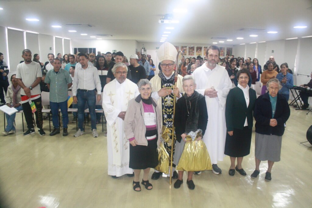 Na Lapa, festas de padroeiro, missas com Crismas e consagração de membros da IAM são os destaques - Jornal O São Paulo