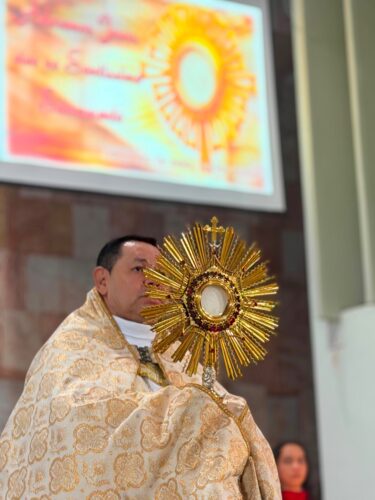 Dom Cícero Alves de França: a Eucaristia é alimento para a vida e escola de humildade - Jornal O São Paulo