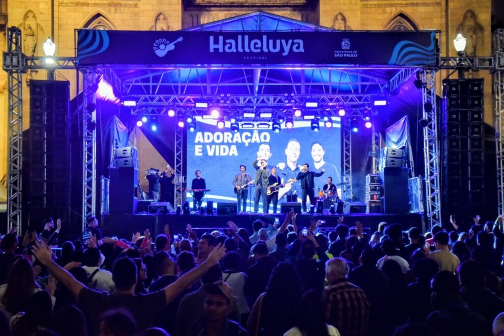 Festival Halleluya transforma a Praça da Sé em ponto de encontro da juventude e da fé - Jornal O São Paulo