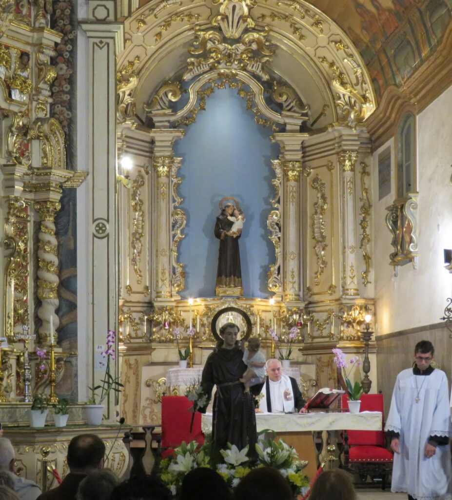 Celebrações de Santo Antonio e do Sagrado Coração e encontro do clero mobilizam paróquias na Sé - Jornal O São Paulo