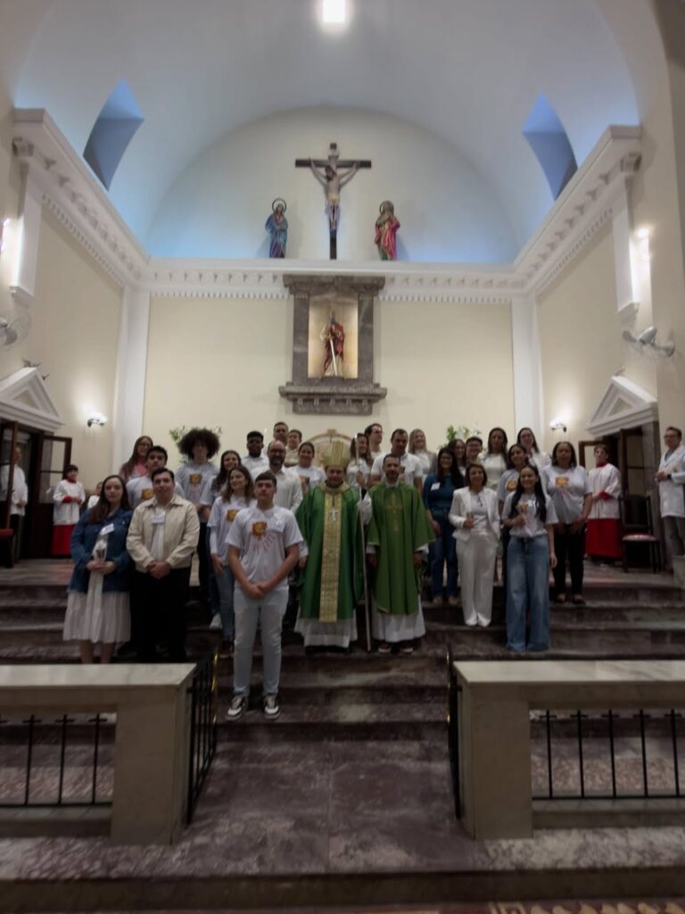 Belém: Dom Cícero confere o sacramento da Crisma a 172 pessoas em 3 paróquias - Jornal O São Paulo