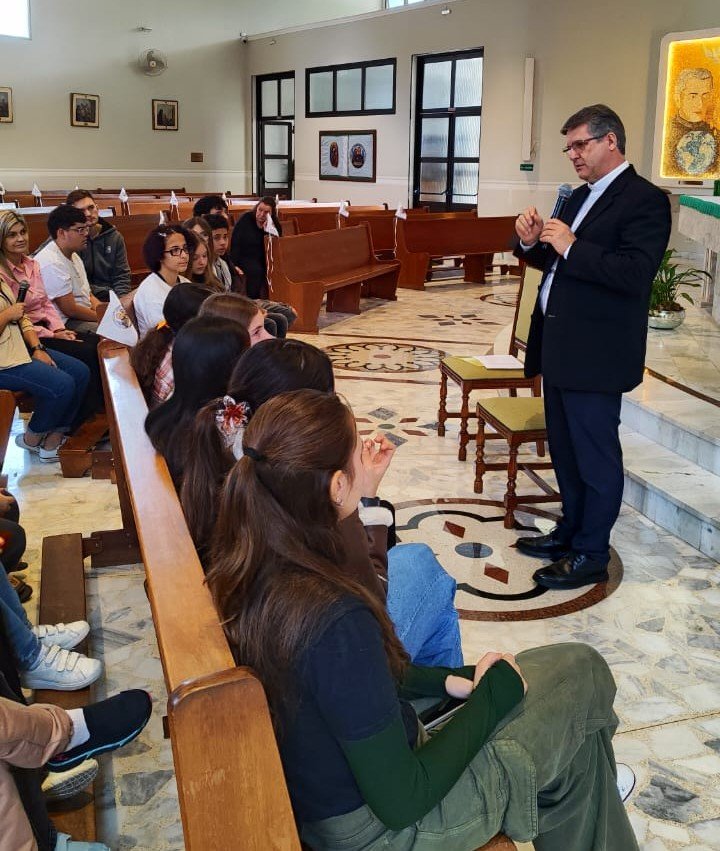 Dom Márcio Vidal faz visita pastoral à Paróquia Nossa Senhora Consolata - Jornal O São Paulo