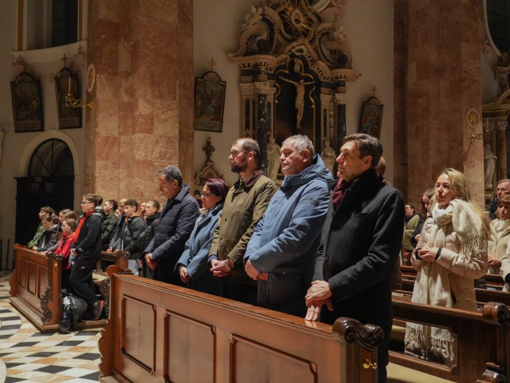 Na Áustria, iniciativa ecumênica atrai mais de 300 mil pessoas em uma única noite - Jornal O São Paulo