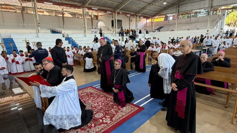 Milhares de fiéis participam da beatificação do Padre Nazareno Lanciotti em Jauru (MT) - Jornal O São Paulo