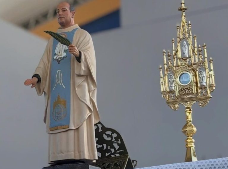 Milhares de fiéis participam da beatificação do Padre Nazareno Lanciotti em Jauru (MT)