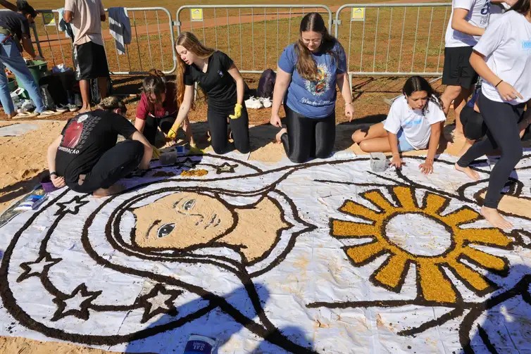 Jovens no DF se unem por tapetes de Corpus Christi e “jejum” de telas - Jornal O São Paulo