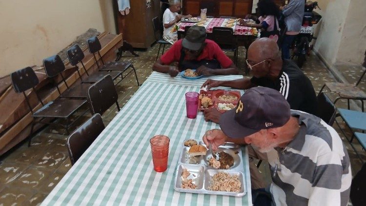 Diante da situação precária de Cuba, Igreja presta assistência humanitária à população - Jornal O São Paulo