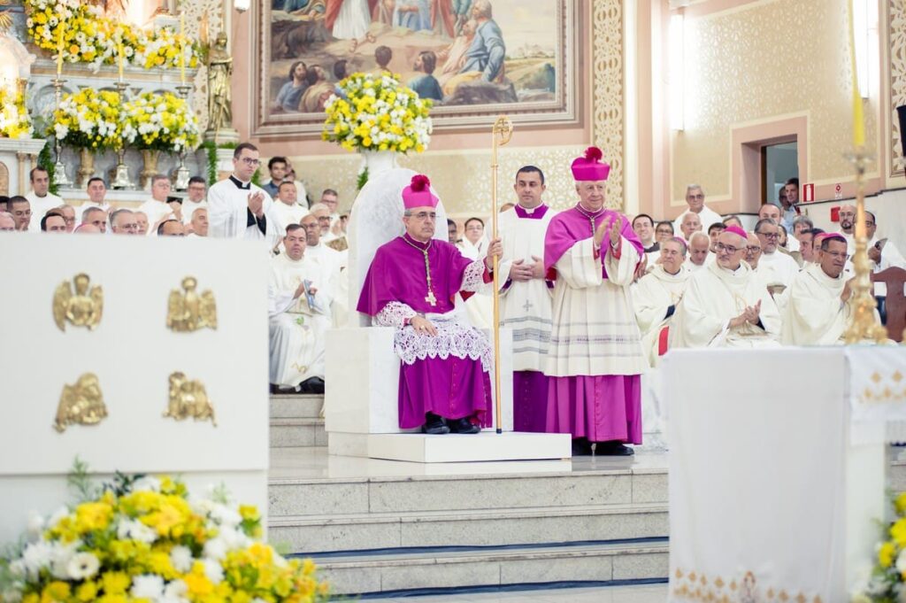Quatro arcebispos brasileiros recebem o pálio arquiepiscopal na Solenidade de São Pedro e São Paulo