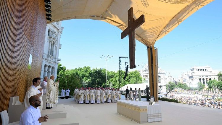 Papa: Cristo não permanece fechado no templo, mas caminha com o seu povo - Jornal O São Paulo