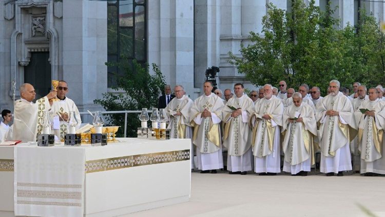 Papa: Cristo não permanece fechado no templo, mas caminha com o seu povo - Jornal O São Paulo