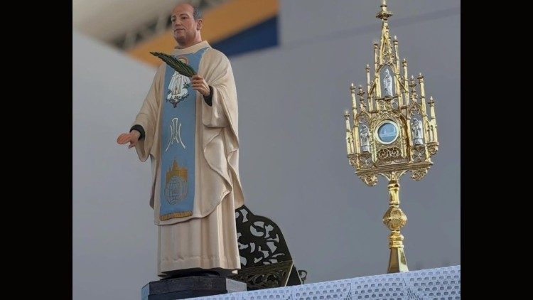 Deus vê as feridas das guerras e o vazio do consumismo, afirma o Papa no Angelus - Jornal O São Paulo