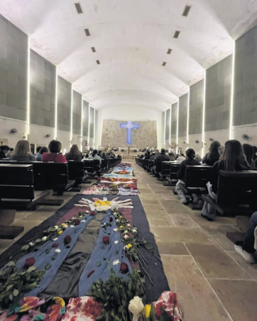 Nos templos, ruas e praças, fiéis testemunham a fé na presença real de Jesus na Eucaristia - Jornal O São Paulo