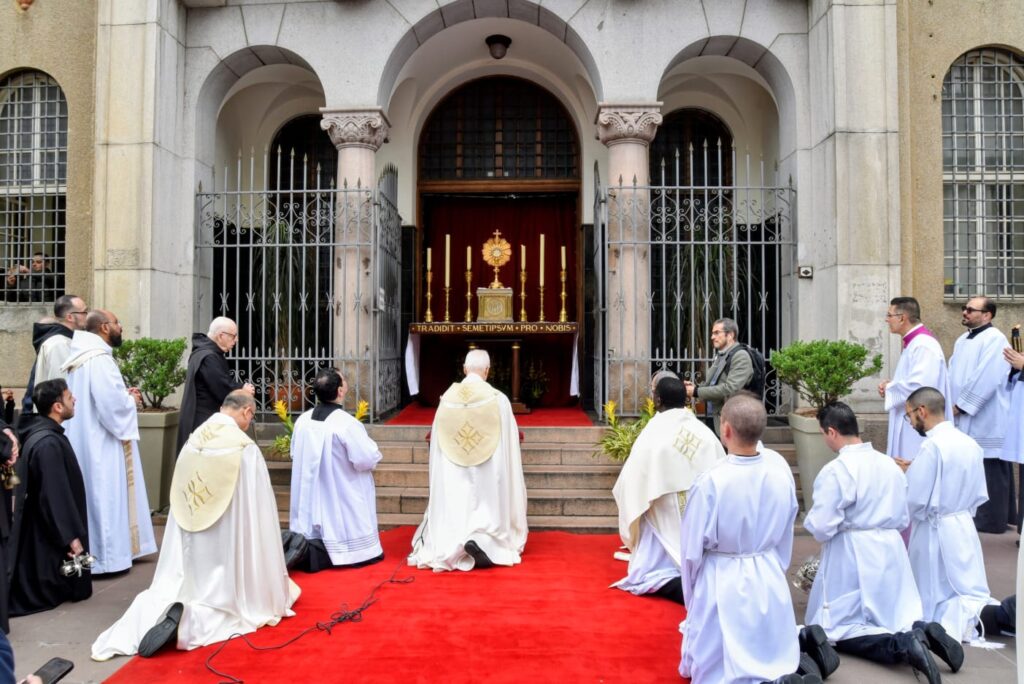 Corpus Christi: pelas ruas do centro de SP, orações e bênçãos com o Santíssimo - Jornal O São Paulo