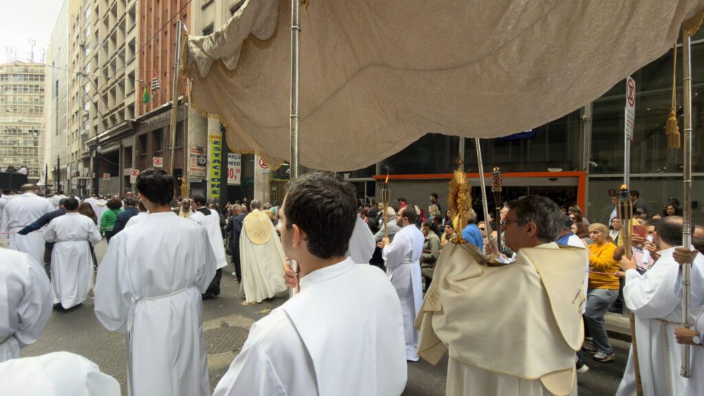‘A Eucaristia celebrada requer de nós a participação na Igreja em comunhão’, diz Dom Odilo em Corpus Christi - Jornal O São Paulo