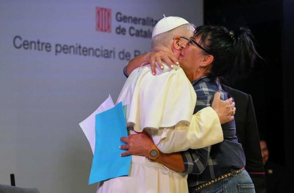 Papa visita prisão de Barcelona: os erros da vida não determinam quem somos - Jornal O São Paulo