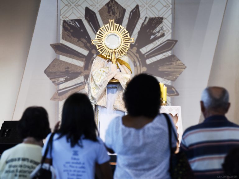 Na Austrália, Arcebispo encoraja fiéis à reverência ao Santíssimo - Jornal O São Paulo