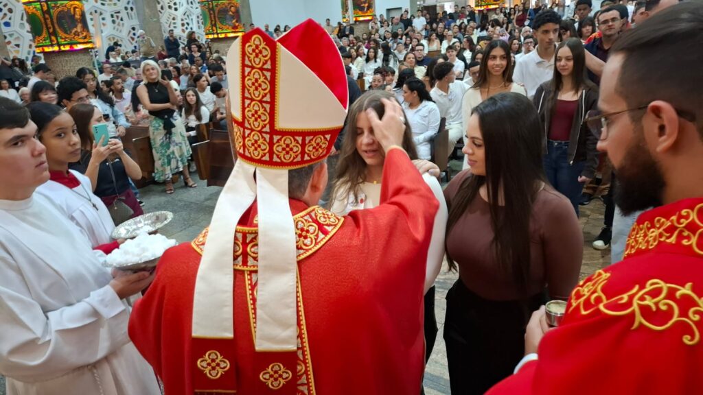 Dom Celso preside missa com crismas e festa de padroeiro em paróquias da Região Ipiranga - Jornal O São Paulo