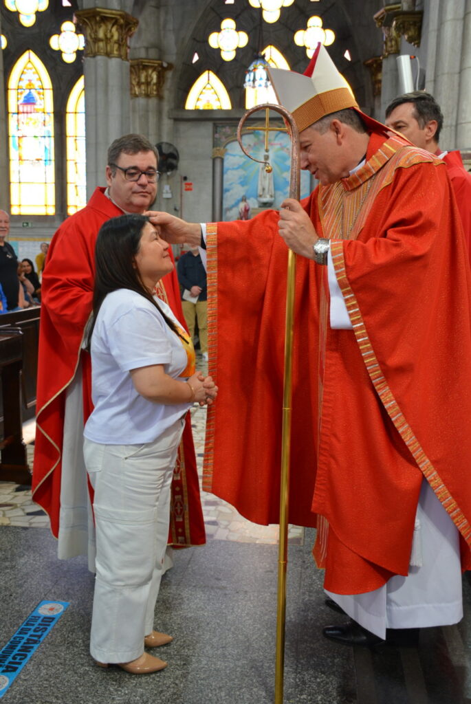 Dom Celso preside missa com crismas e festa de padroeiro em paróquias da Região Ipiranga - Jornal O São Paulo