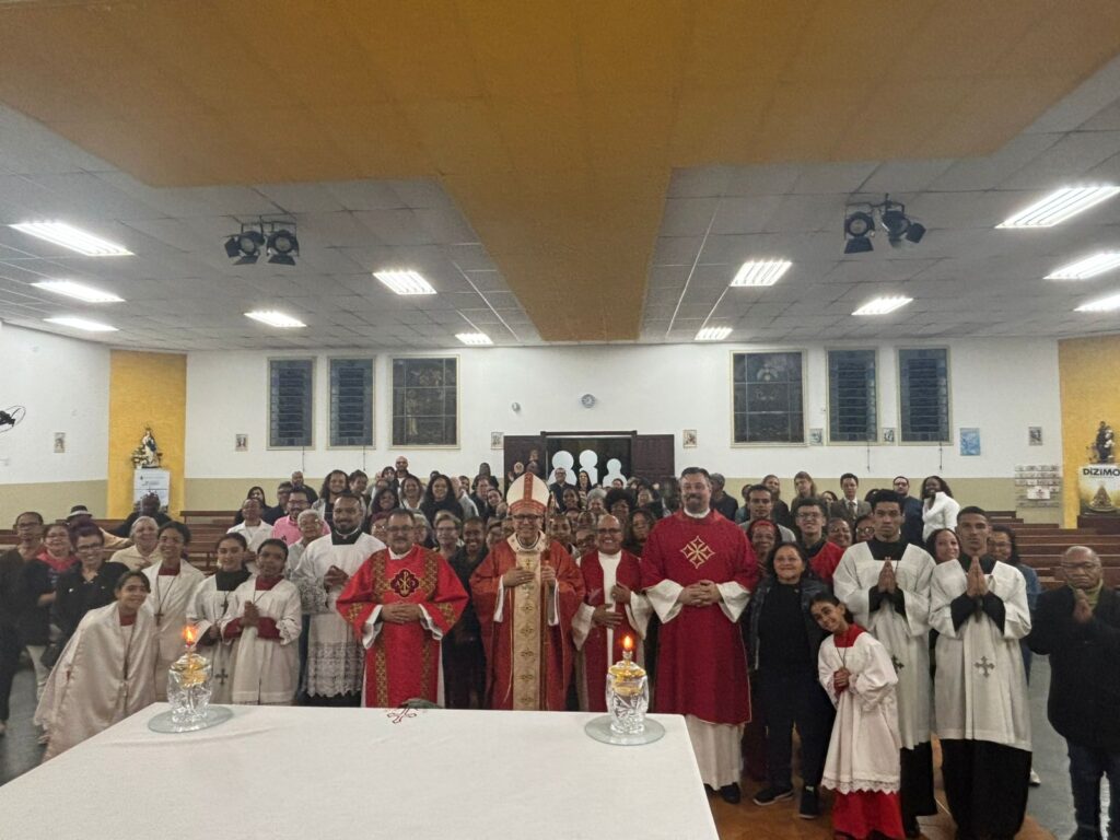 Em paróquias da Lapa, Dom Edilson preside Crismas de adultos e festas de padroeiros - Jornal O São Paulo