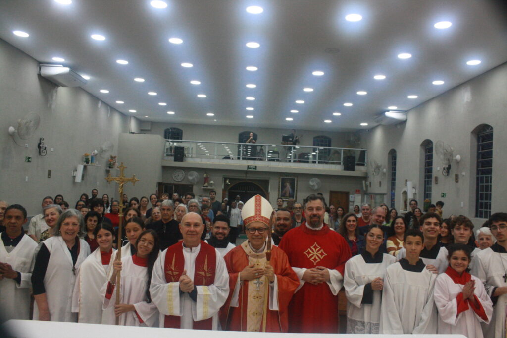 Em paróquias da Lapa, Dom Edilson preside Crismas de adultos e festas de padroeiros - Jornal O São Paulo