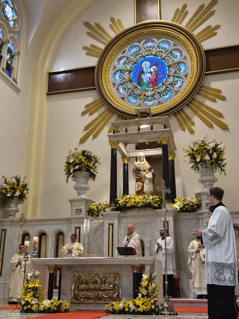 Dom Odilo preside missa na festa da padroeira da Basílica de Sant´Ana e abençoa os avós - Jornal O São Paulo