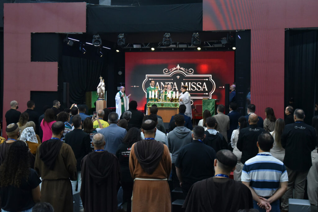 ExpoCatólica é aberta com missa e chamado aos cristãos para não abandonarem a ‘Fonte de Água Viva’ - Jornal O São Paulo