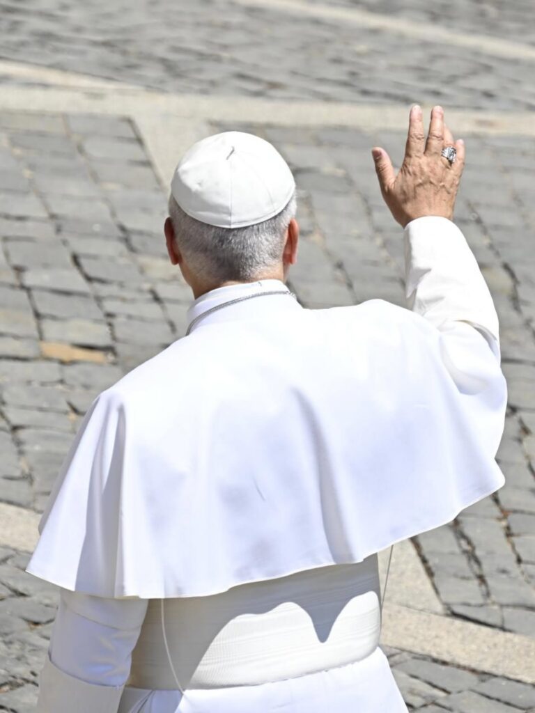 Papa: que os ventos da guerra não apaguem a chama da esperança e da paz - Jornal O São Paulo