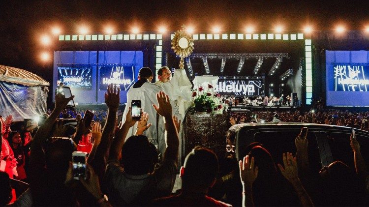 Papa aos jovens: usem as redes sociais e a inteligência artificial com moderação e disciplina
