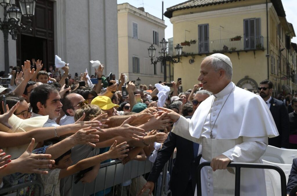No Angelus, Papa critica consumismo e faz apelo pela paz na Terra Santa - Jornal O São Paulo