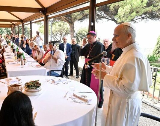 Leão XIV almoça com 200 pessoas carentes da Diocese de Roma no próximo sábado