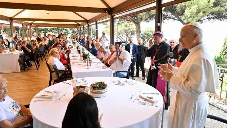 Leão XIV almoça com 200 pessoas carentes da Diocese de Roma no próximo sábado - Jornal O São Paulo