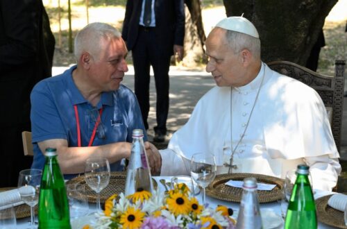 Papa almoça com os pobres: “Temos fome de justiça e de uma Igreja que acolha a todos” - Jornal O São Paulo