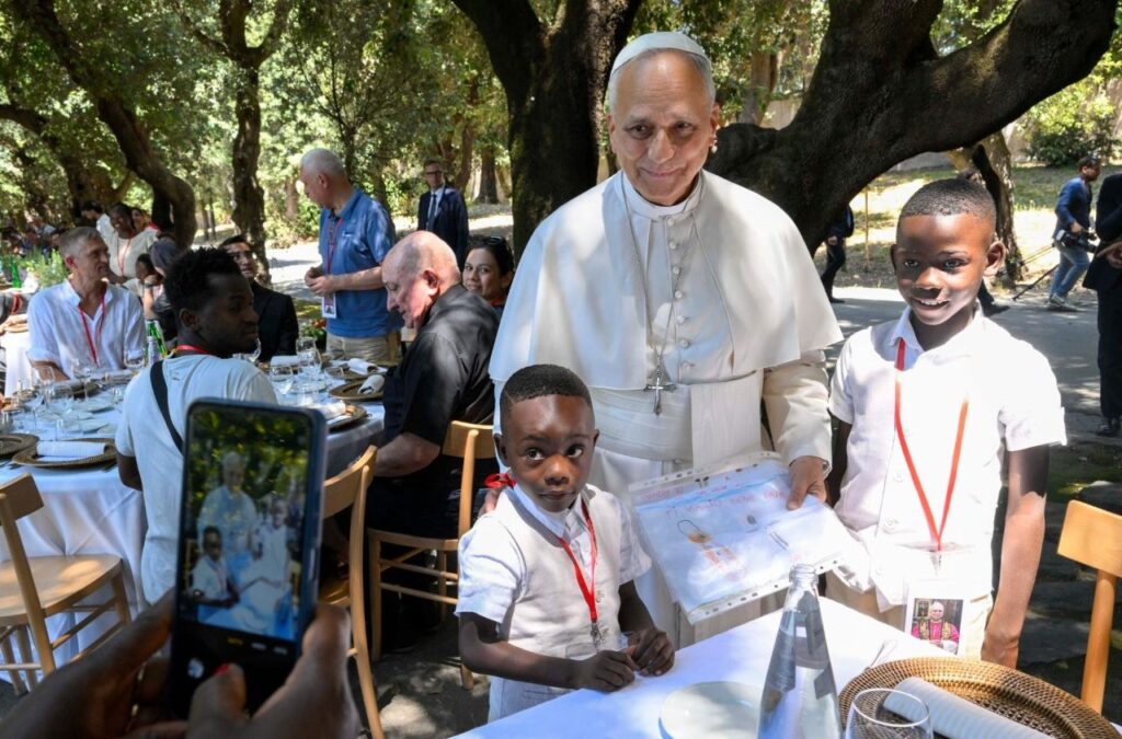 Papa almoça com os pobres: “Temos fome de justiça e de uma Igreja que acolha a todos” - Jornal O São Paulo